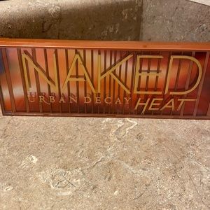 Urban Decay Heat eyeshadow palette